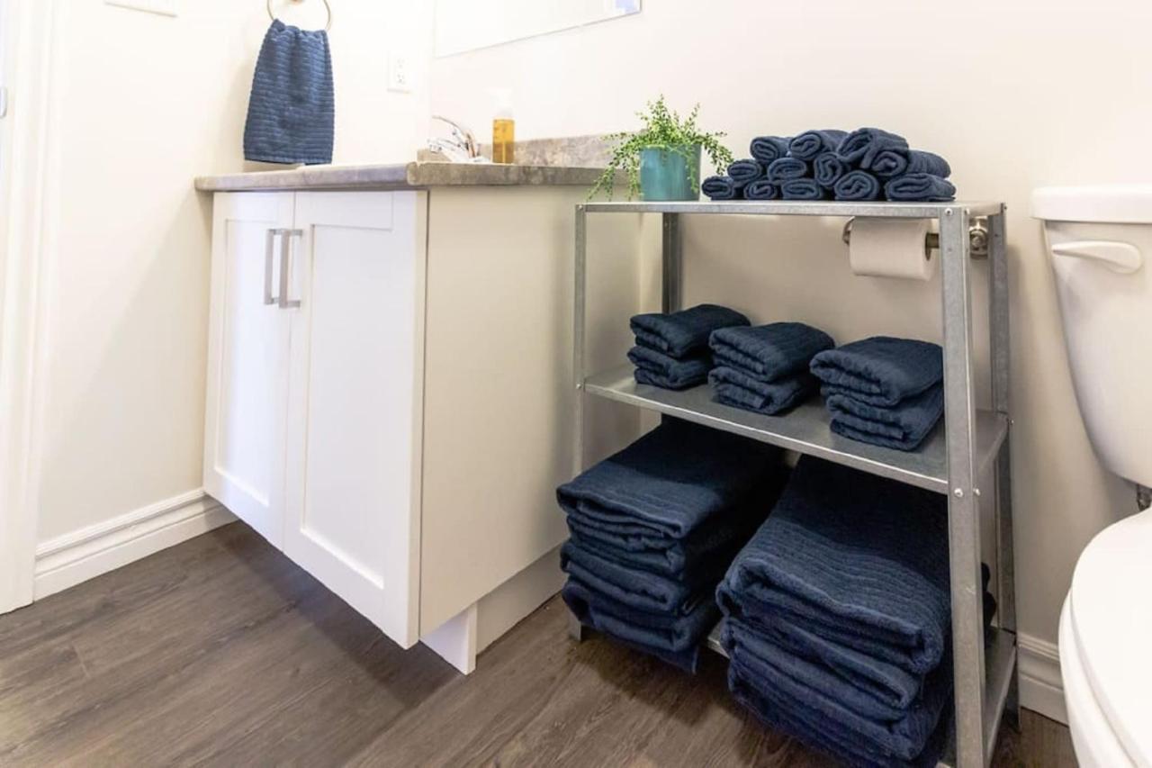 Newly Renovated Modern Condo Near Hospital, Unb Patio & Parking Coffee Saint John Exteriör bild