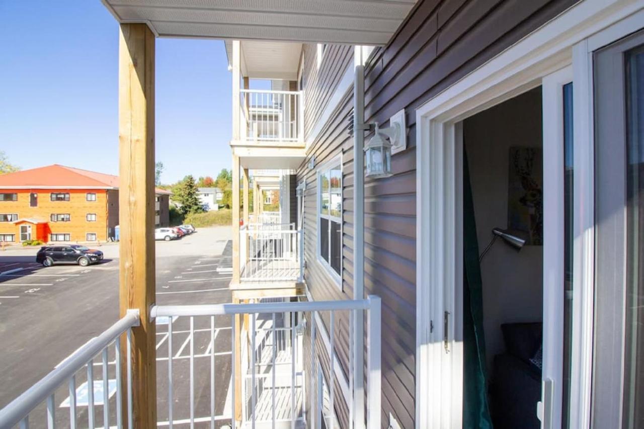 Newly Renovated Modern Condo Near Hospital, Unb Patio & Parking Coffee Saint John Exteriör bild