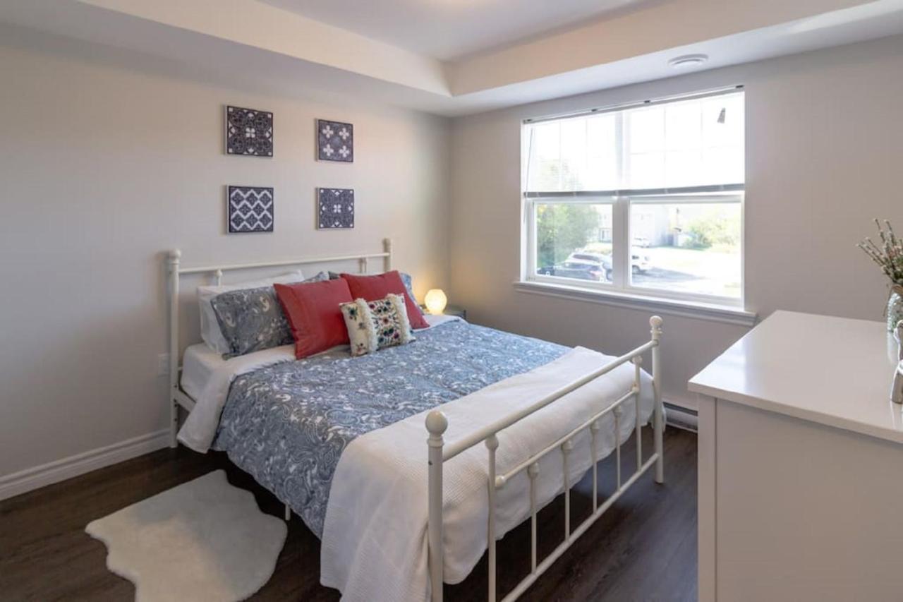 Newly Renovated Modern Condo Near Hospital, Unb Patio & Parking Coffee Saint John Exteriör bild