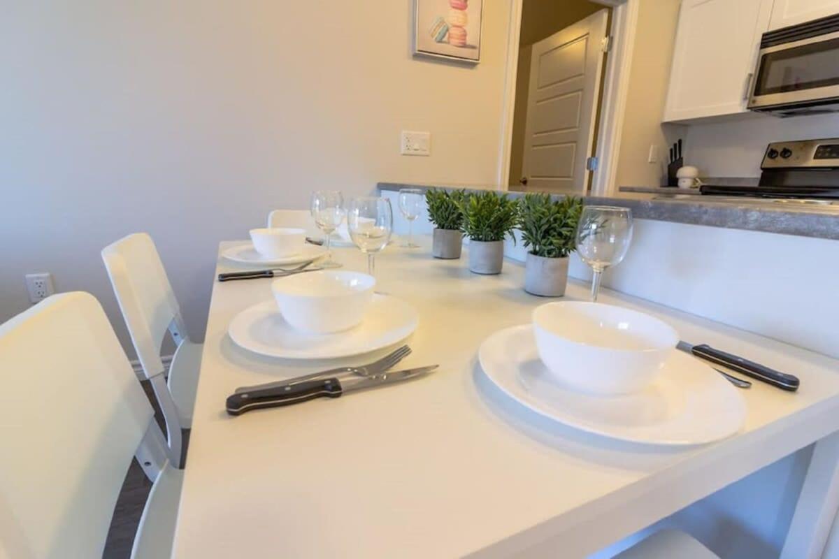 Newly Renovated Modern Condo Near Hospital, Unb Patio & Parking Coffee Saint John Exteriör bild