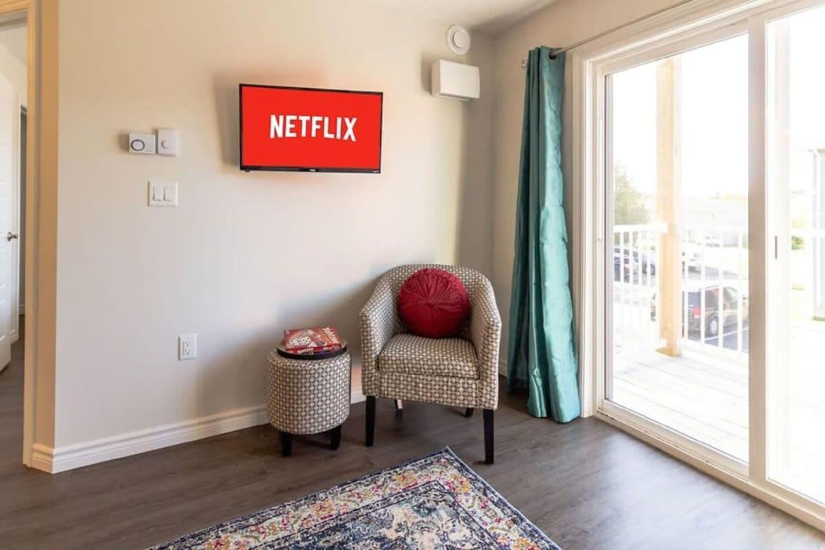 Newly Renovated Modern Condo Near Hospital, Unb Patio & Parking Coffee Saint John Exteriör bild