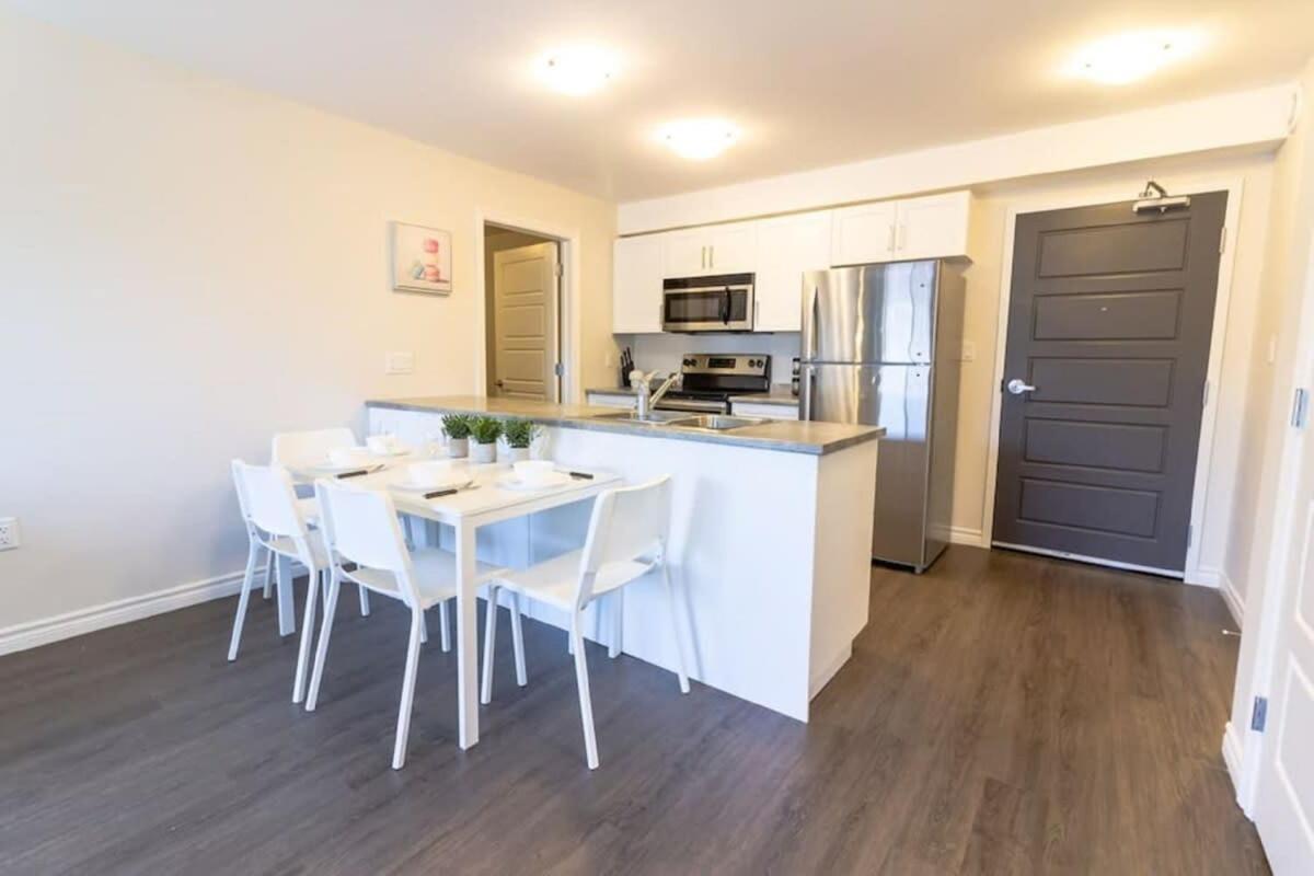Newly Renovated Modern Condo Near Hospital, Unb Patio & Parking Coffee Saint John Exteriör bild
